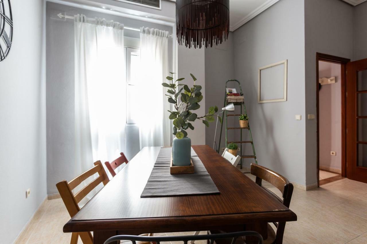 Serva La Bari Shared Apartment 세비야 외부 사진